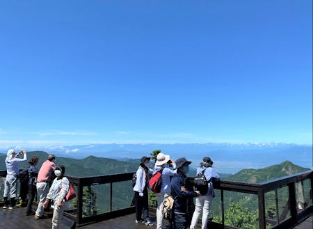 標高2300mの大パノラマ絶景が見れます