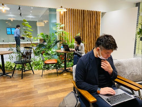 静岡駅徒歩5分のIT企業〈ビズフライト合同会社〉 全国・世界の企業をITで支えています。