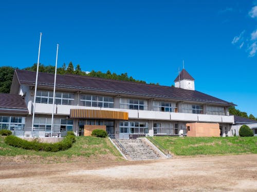 廃校活用型テレワークセンター「テラス石森」