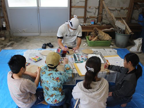 「なるベース」の看板作り
