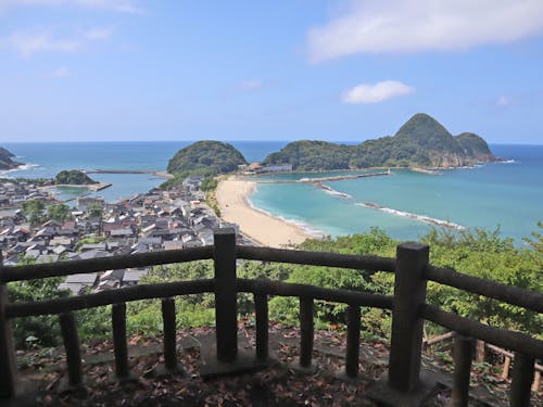 ぶどう園から約40分で透明度満点の竹野ビーチへ