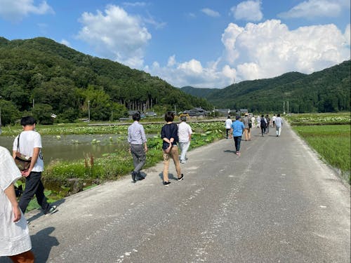 色んな地域の隊員と合同研修を実施しました。先輩隊員のもとでフィールドワーク!