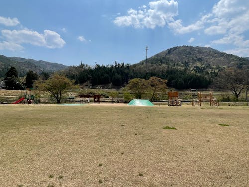 特設キャンプ場/隣接遊具