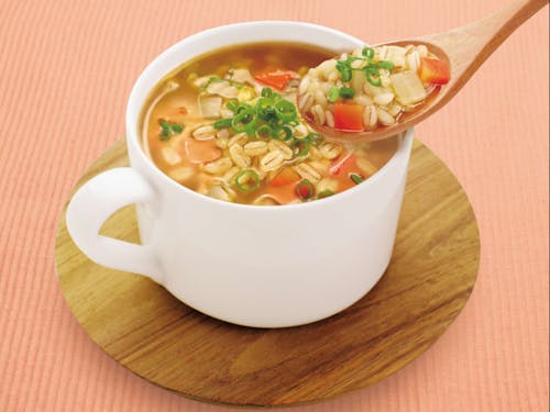 スープで食べるもち麦和だしカレー味