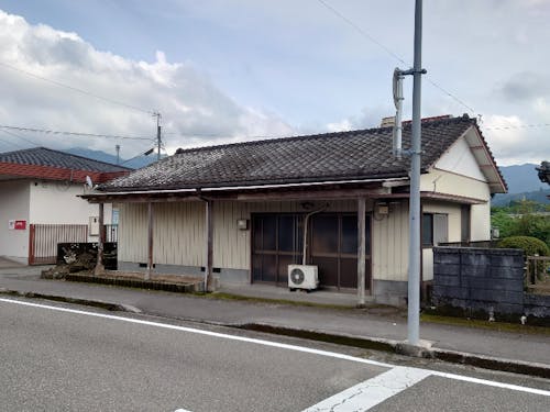 まずはこちらをリノベーションする予定です