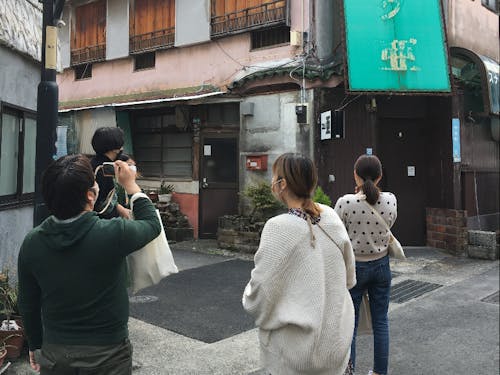 まち歩きの様子