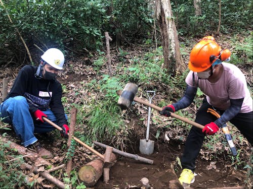 地域団体とのコラボプロジェクト「階段作りの様子」