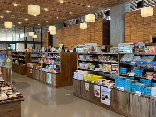 「道の駅高田松原」店内の様子