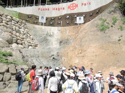 学校の外に繰り出して、さまざまな学びをコーディネート！