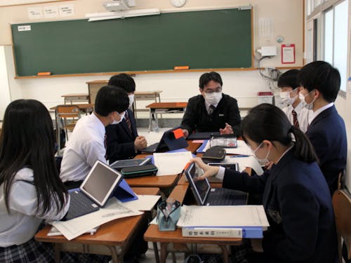 ２年生が、地球未来科の活動計画を話し合い中！