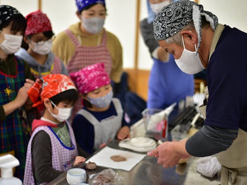 親子で和菓子作りに挑戦