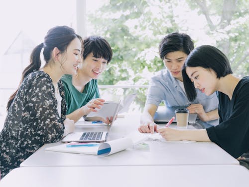 ディスカッションで考えを深め合う