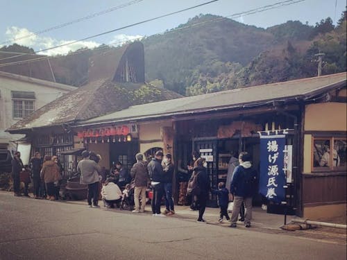 たくさんのお客様に並んでいただいている様子