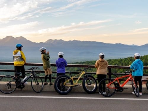 大雪国立公園の雄大な自然をダウンヒルサイクリングで体感