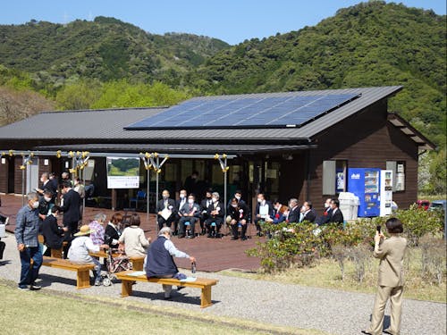 4月に行った開所式には地域の方も足をお運びくださいました。