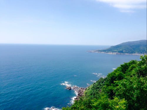 日本海の岸辺を巡る