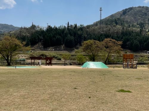 特設キャンプ場/隣接遊具