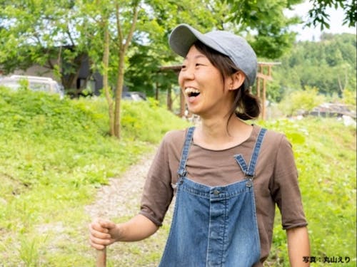 村の中の土地を開拓し事業を始めた木暮咲季さん