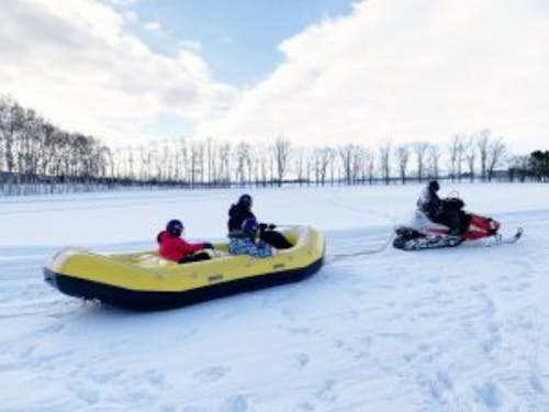 広大な雪原を駆け抜ける!落ちないように踏ん張って!