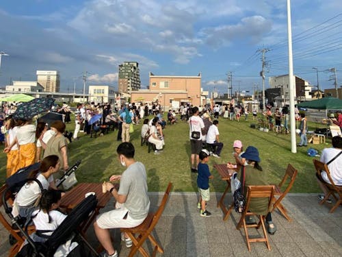 毎月第3土曜日に伊勢崎駅前で行われる「いせさき楽市」