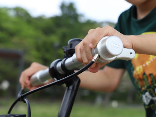 握力が弱い子供でも操作しやすいブレーキ