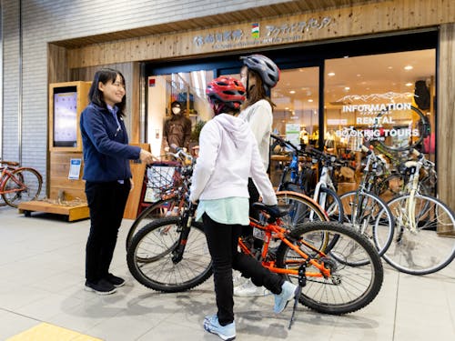 飯山駅観光交流センターでは様々なアクティビティを案内