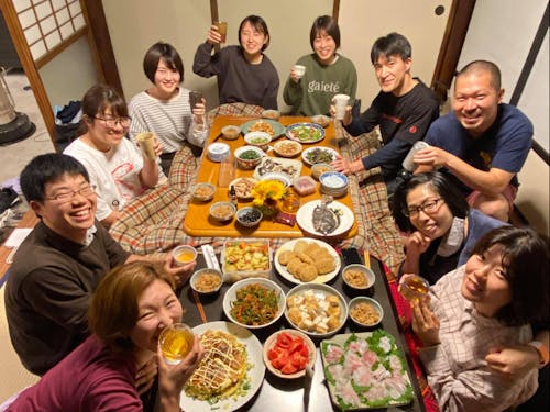 掃除で身体を動かしたあとは、みんなで美味しいものを食べよう！