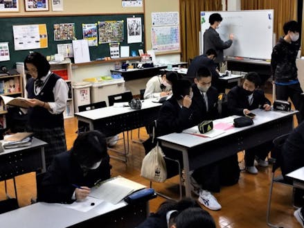 多くの三崎高校生が利用しています！学習指導だけでなく、マネジメント能力も必要に！！