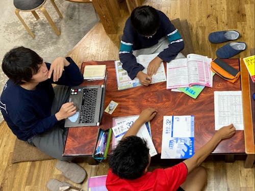 はぐくみ寮の日常風景。子供の日常生活を支えます。