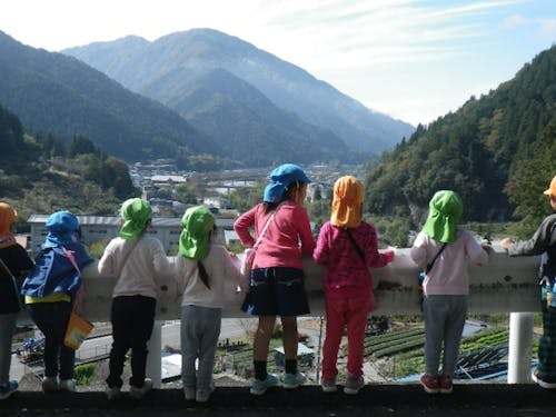 お散歩では四季折々の美しい景色が楽しめます