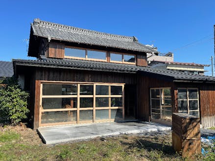 近く80余年の古民家をリノベーションした店舗