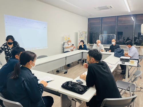 文化財保護課、浜崎しっちょる会の皆様と一緒に打ち合わせ