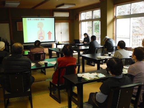 管理栄養士による健康相談している様子