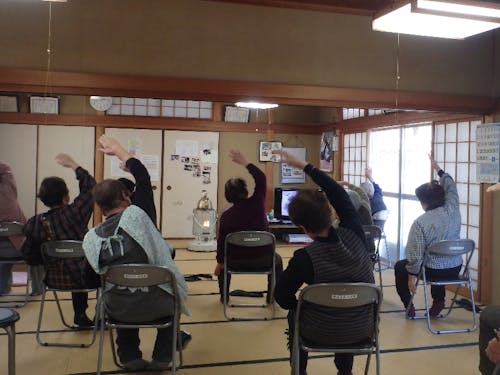 100歳まで元気でいられるよう体操教室