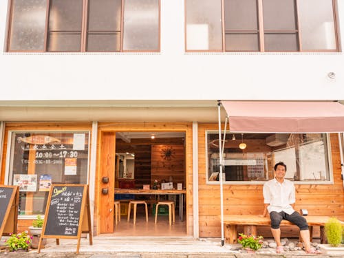 田舎で起業した木村と木村の店舗(おむすび屋)