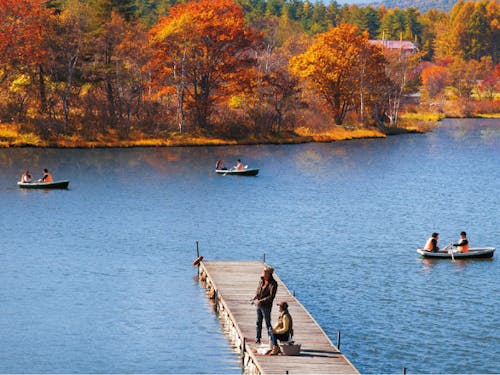 バラギ湖。夏はトラウト釣りにキャンプ、冬はワカサギ釣りも!