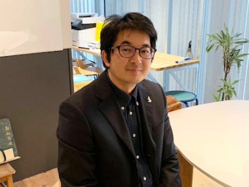 起業型協力隊仲間 顔(エン)さん。家族で中国から日本に移住し大阪の会社でゲストハウス事業を担当していた。