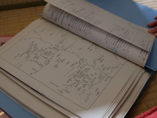 摩耶子さんの学生時代のファイル 宮沢賢治が過ごした頃の花巻の地図