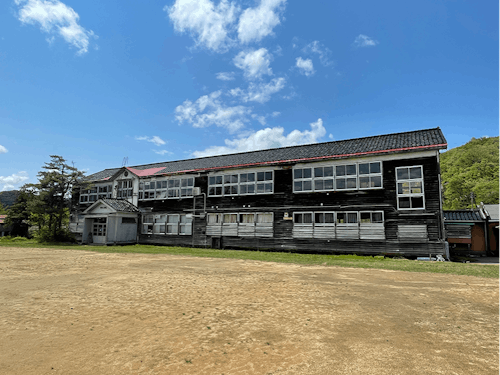 旧木造校舎を活用した別俣農村工房「きらら」