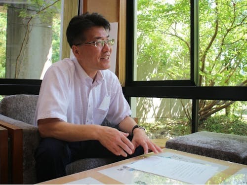 木工職人のことを熱く語る馬路村長