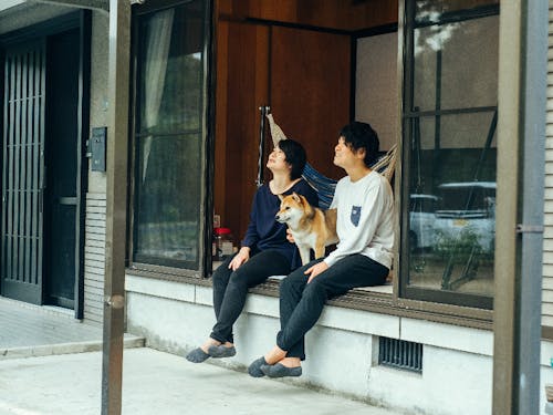 大自然に囲まれた霧島市でのびのびと暮らしている江口さん夫婦