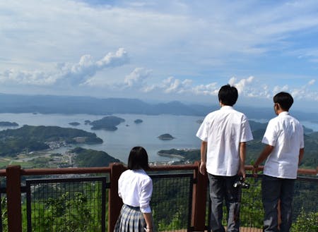 大崎上島のシンボル・神峰山からの眺め