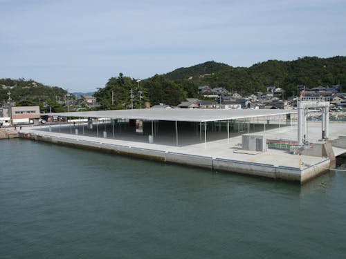 活動の拠点となる直島町観光協会が入っている、海の駅「なおしま」。