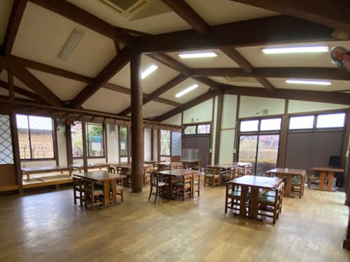 奥には座敷スペースがあります。