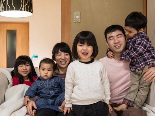 妻1人、子4人の6人家族。子育て環境や学校などの話も、ぜひ!