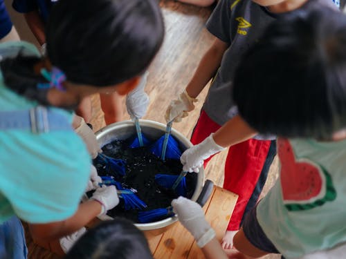 藍染体験の様子