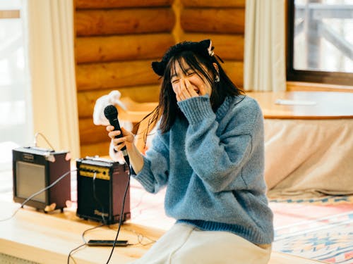 高校生が1周年記念のオープニングソングを歌ってくれました