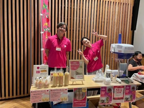 採用後は地域商社「一般社団法人さまちか」で活動します。先輩隊員の小西緩奈さん(右)と町から出向している事務局長 喜多川真さん(左)と共に地域活性化に取り組みます。