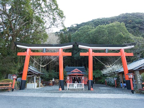 観光名所：諏訪神社