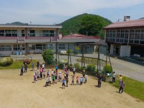 「地域全戸がPTA」新山小学校は地区全体で子どもを見守る